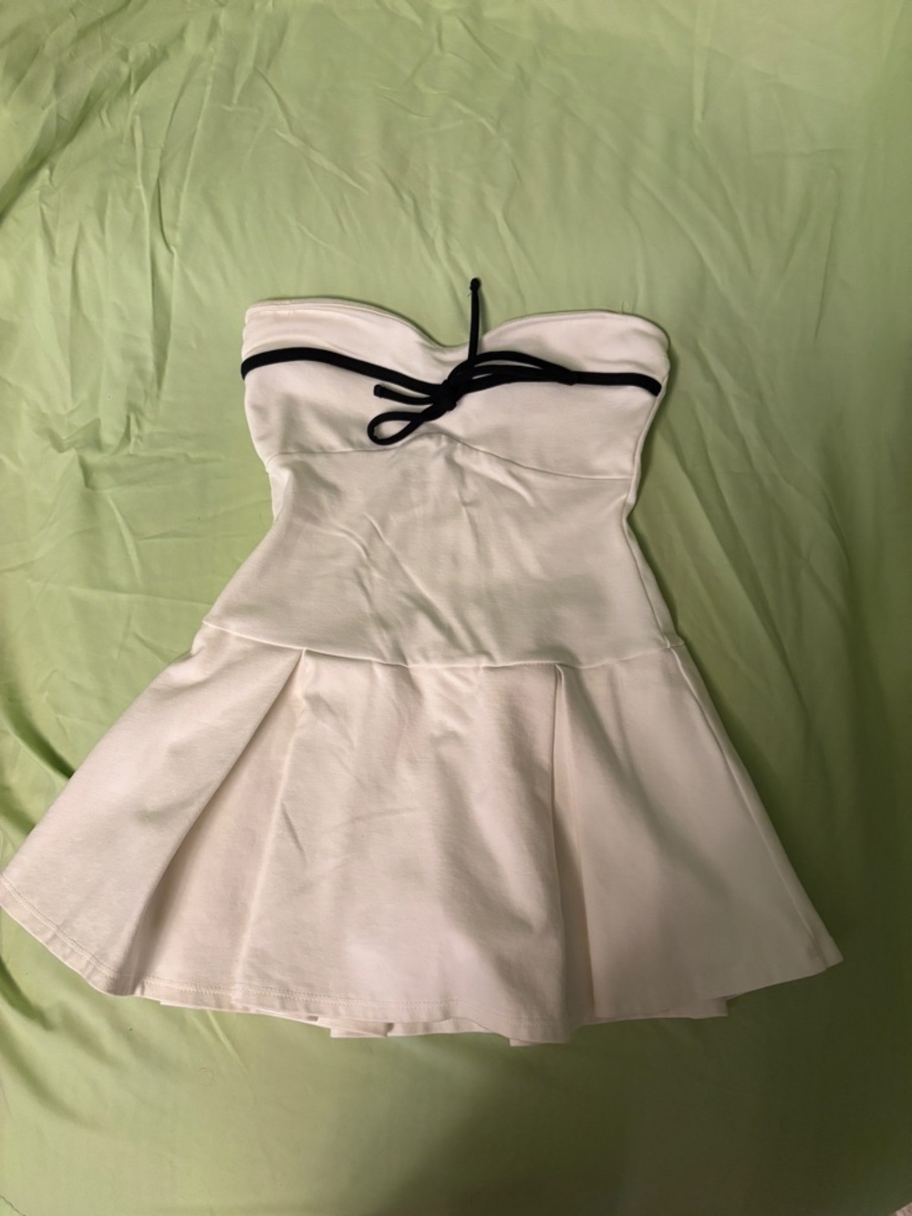 Windsor White Dress with Black Label Detail